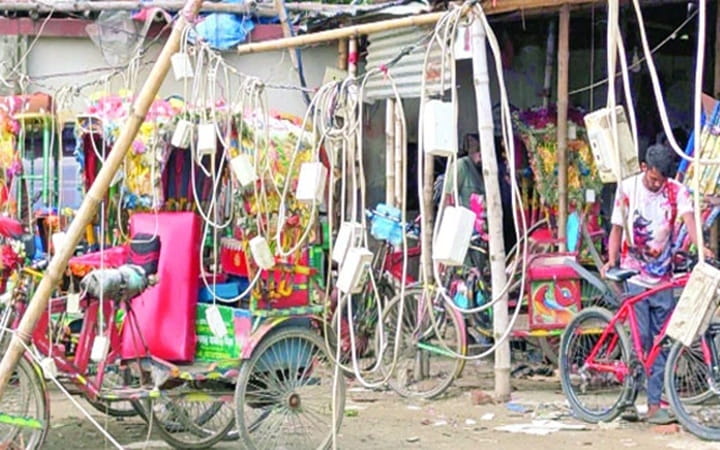 রাজধানীতে অবৈধ চার্জিং পয়েন্টের বিদ্যুৎ বিচ্ছিন্নে বাধা, ৪ জনের কারাদণ্ড